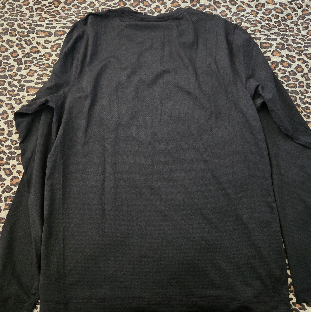 Vuori Tradewind Performance Long Sleeve Shirt Size X-Large - Picture 3 of 5